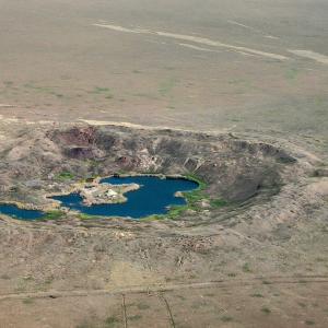 Semipalatinsk-cratere-nucleaire.jpeg