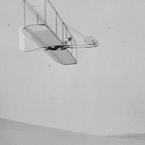 1902_wrightbrosglider.jpg