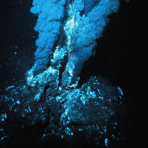 407px-blacksmoker_in_atlantic_ocean.jpg