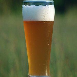 427px-weizenbier-ukko.jpeg