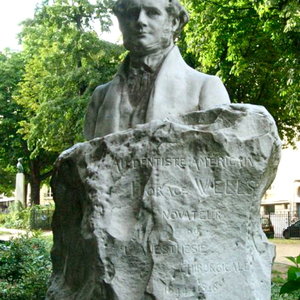 464px-statue_de_horace_wells_-_place_des_etats-unis_a_paris.jpg