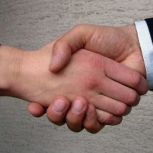 479608_shaking_hands.jpg