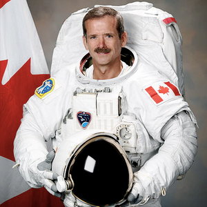 480px-chris_hadfield_2011.jpg