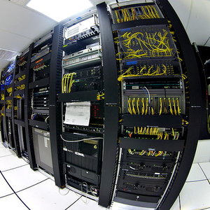 800px-datacenter-telecom.jpg