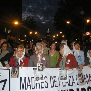 800px-madres-fundadora-oct2006.jpg