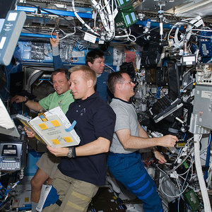 800px-sts-128_iss-20_destiny.jpg