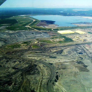 800px-syncrude_mildred_lake_plant-1.jpg