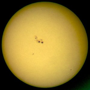 Sun_projection_with_spotting-scope.jpg