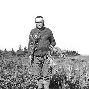 conrad_kirouac_avec_chardon_de_mingan_en_1928.jpg