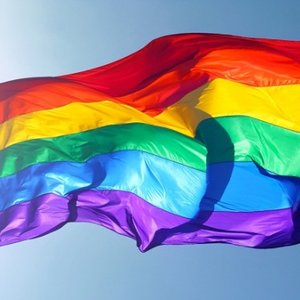 drapeau-gay-pride.jpg