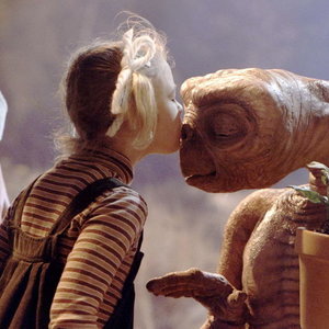 e-t-steven-spielberg-1222283_1024_768.jpg