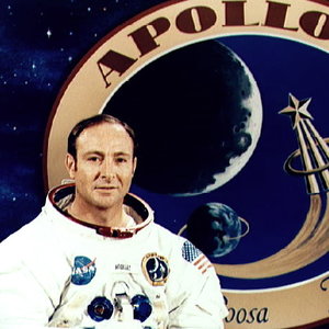 edgar_mitchell_s70-55388.jpg