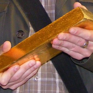 gold_bullion_2.jpg